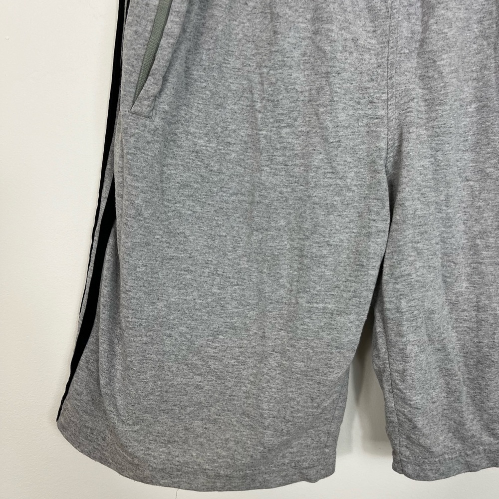 Vintage Adidas Gray Sweat Shorts Sz XXL - Picture 4 of 7